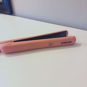 Amika Flat Iron